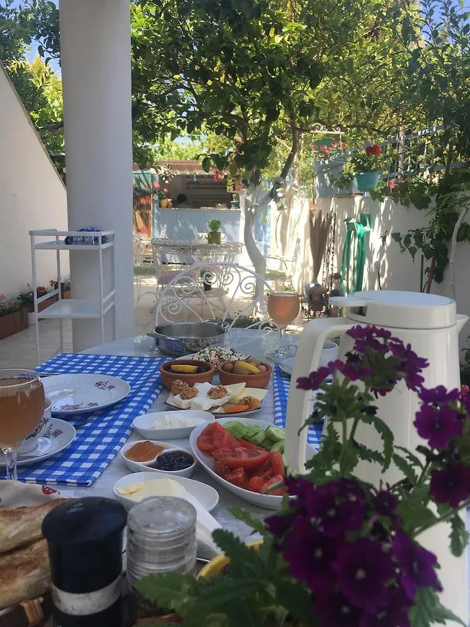 Defne Ev Hotel Izmir Nocleg ze śniadaniem